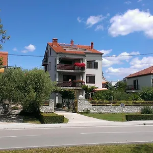 apartments-onorina.hotelinzadar.com/